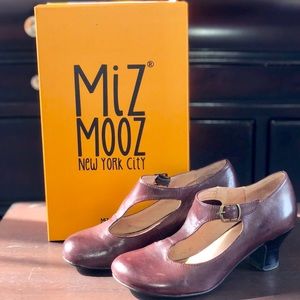 MiZ MOOZ-‘Trina’ T-Strap Pump